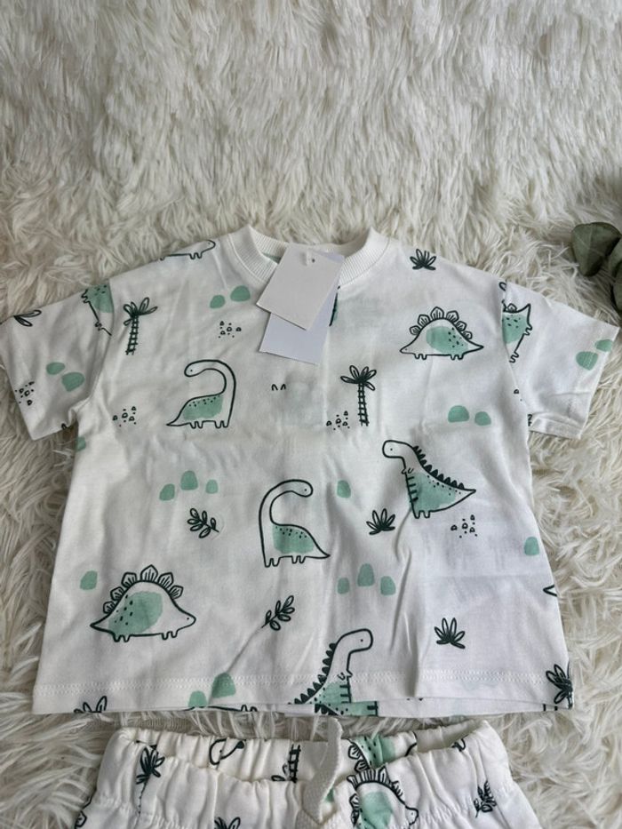 Ensemble short t-shirt dino Kiabi taille 6 mois - photo numéro 3