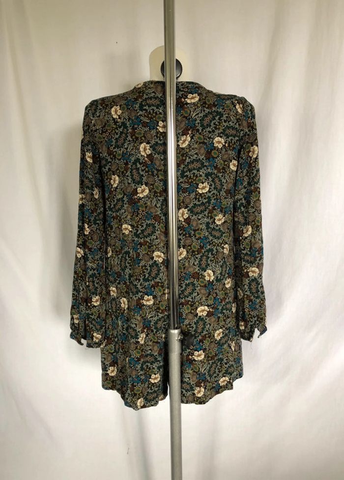 Combishort Zara fleurie noire manches longues taille XS / 34 36 comme neuve - photo numéro 3