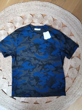 Très beau t-shirt SANDRO homme Paris