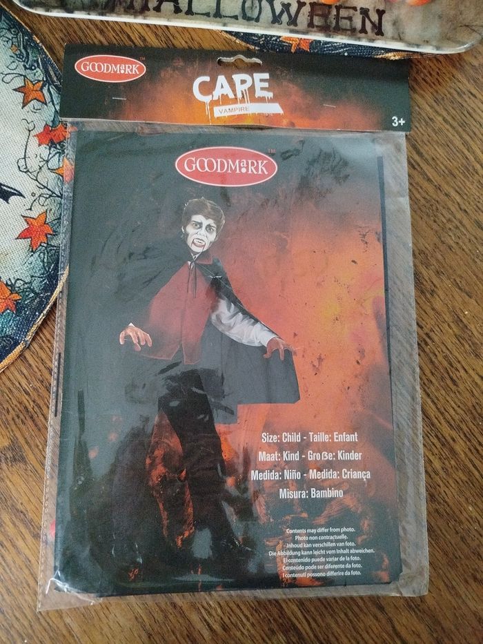 Déguisement Halloween Cape de Vampire - photo numéro 2