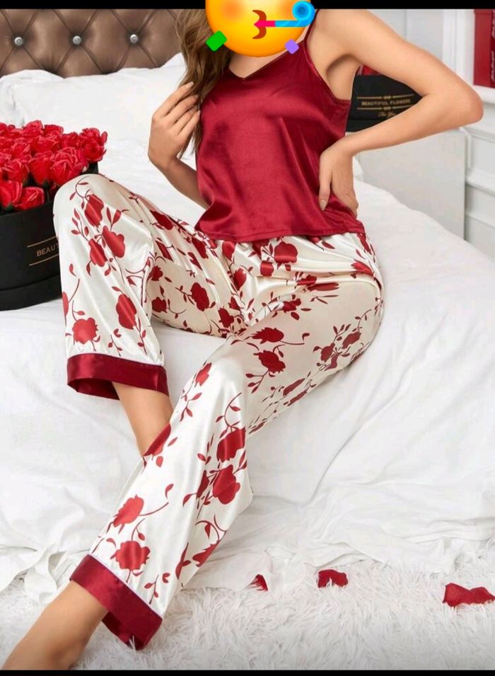 Pyjama de nuit en satin pour femme - photo numéro 2