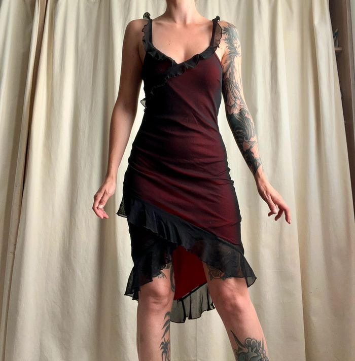 Robe asymétrique mesh volants burgundy Goth 90s vintage - Taille S