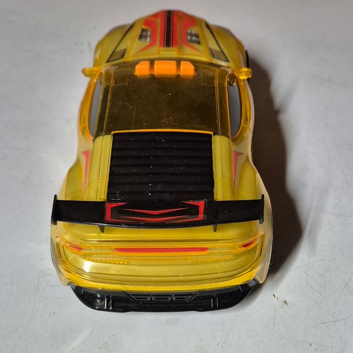 Voiture de sport jaune teamsterz son et lumiere - photo numéro 4