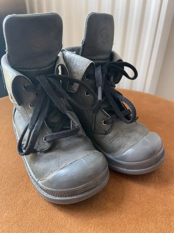 Bottines Palladium en vrai cuir grises classiques taille 26 valeur 134,00€ - photo numéro 4