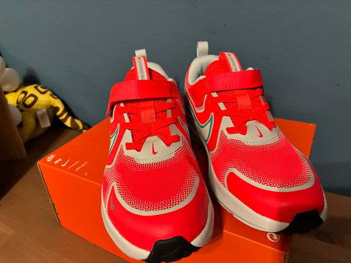 Nike cosmic runner, pointure 34 - photo numéro 3