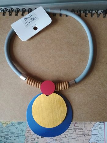 Collier ras de cou lol