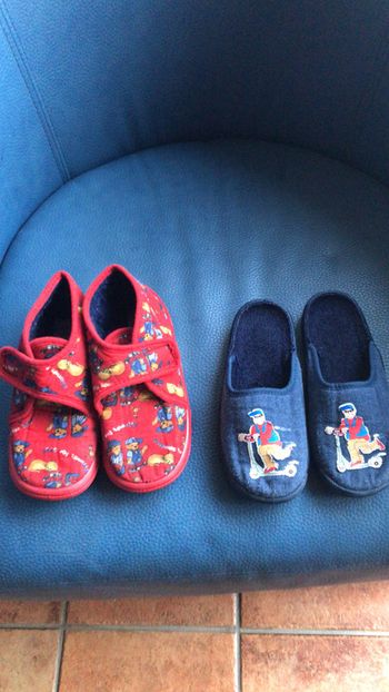 Lot de 2 pantoufles pointure 30