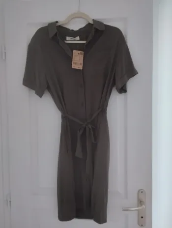 Robe chemise kaki taille 36