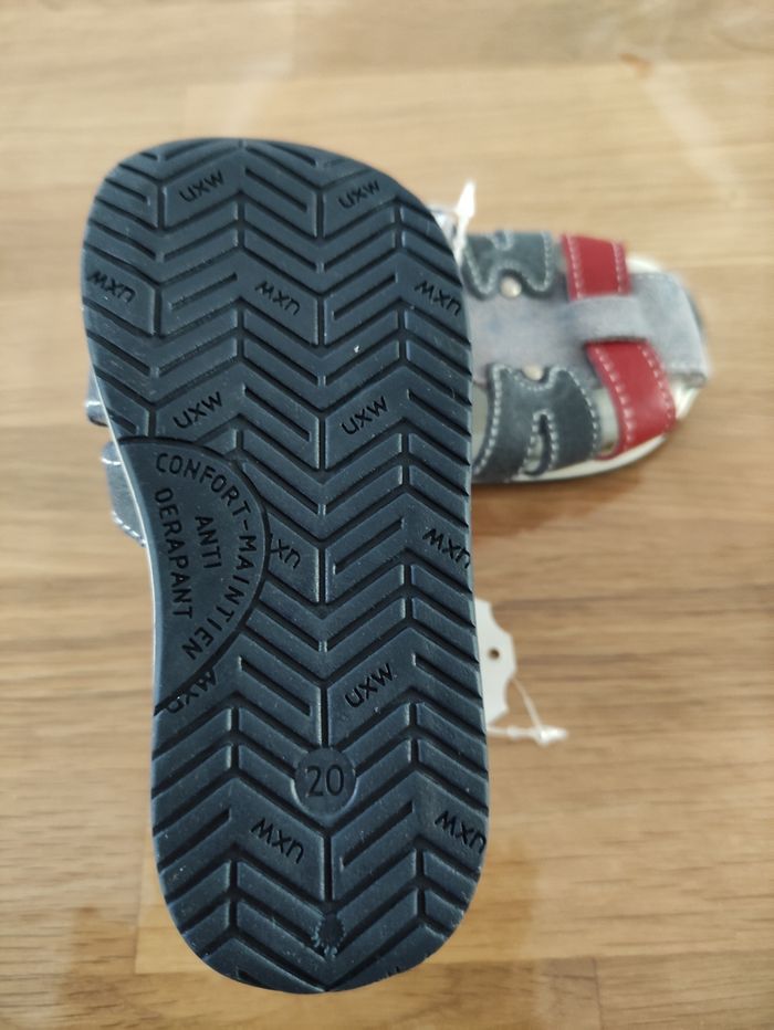 Nu-pieds garçon taille 20 - photo numéro 4