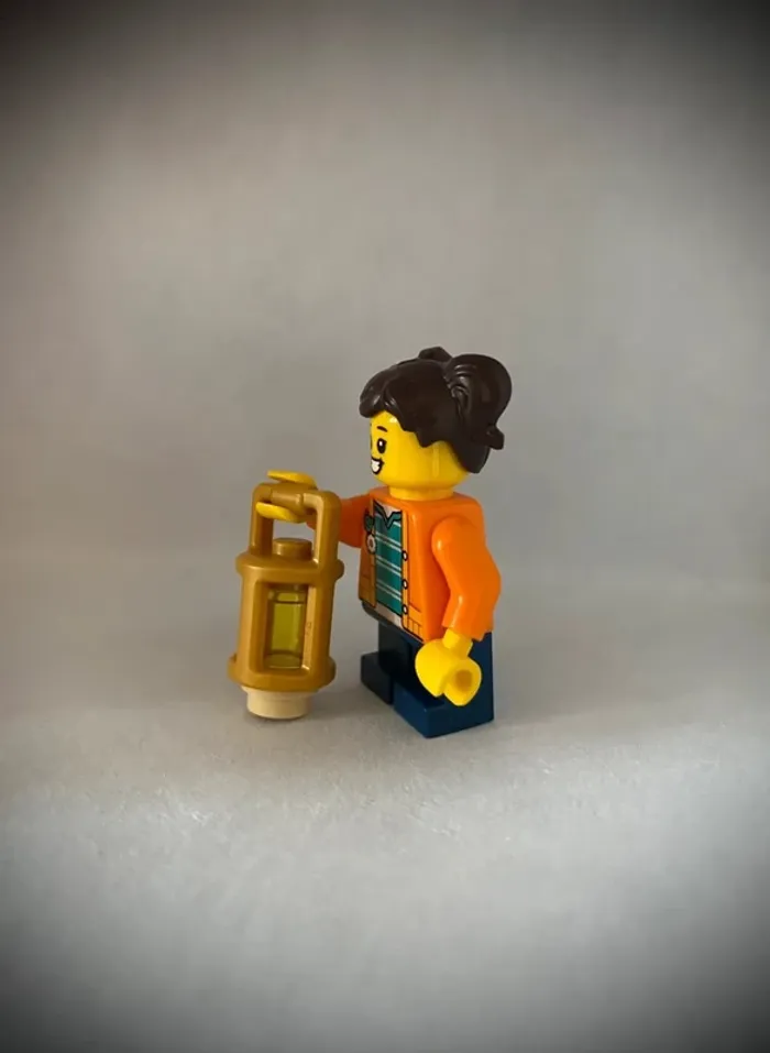 Minifigurine LEGO Cty1503 - Madison Yea 2022 - Très bon état - photo numéro 3
