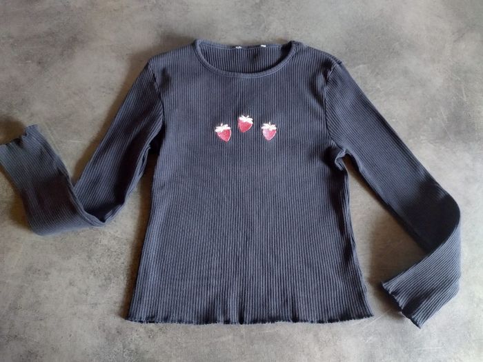 Sous pull fraise 6 ans - photo numéro 5