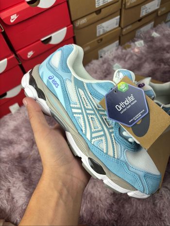Asics NYC bleu cream neuve taille 41,5