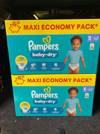 Couches Pampers