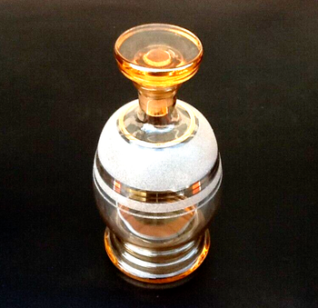 Années 1950 Carafe bobine à liqueur cerclée de dorure Verre givré / Verre rose