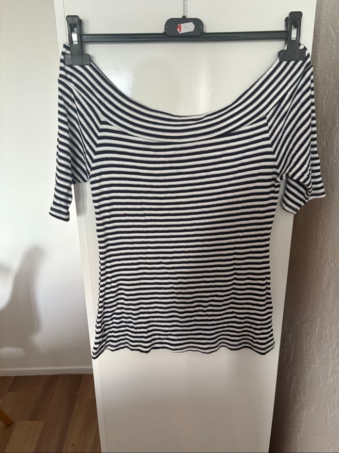 top épaule dénude à rayure - photo numéro 2