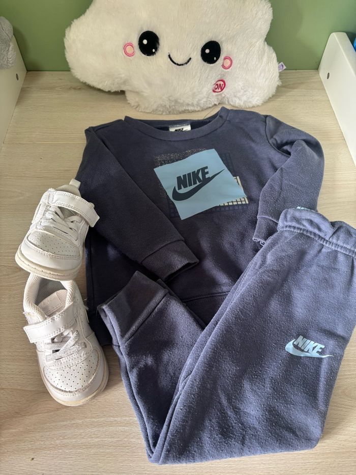 Ensemble Nike