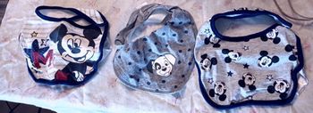 Lot de 4 bavoirs disney en tissu
