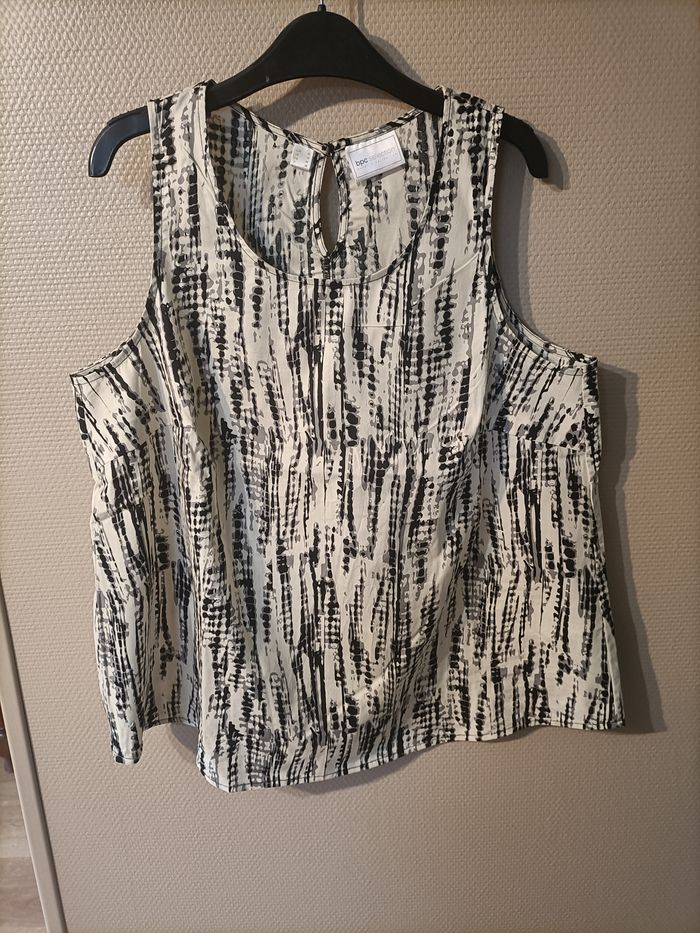 Débardeur crème beige et noir motif ligne verticale