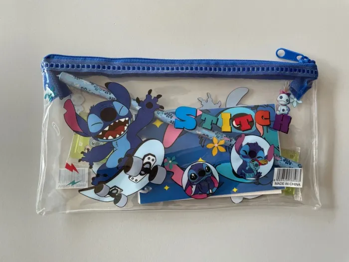 Trousse garnie bleu stitch avec des crayons, règle, calepin - photo numéro 2