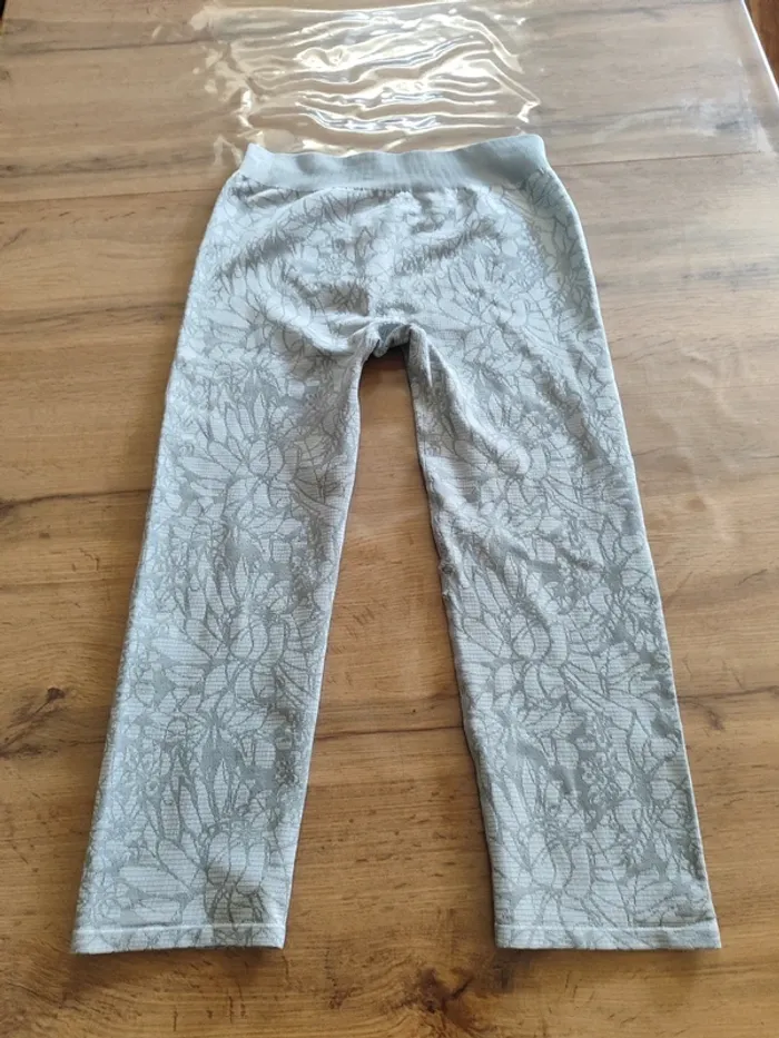 Legging Fabletics Gris Taille S - Confort et style ! Petit prix ! - photo numéro 3