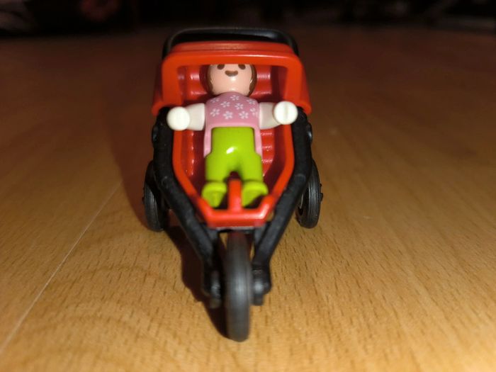 Bébé en poussette Playmobil - photo numéro 2