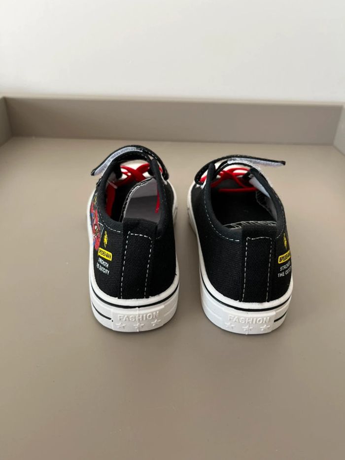 Chaussures Spiderman pointure 27 - photo numéro 4