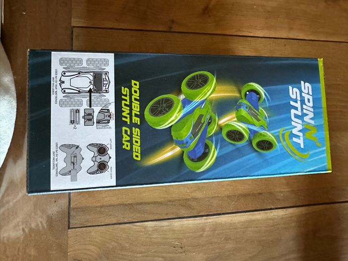 Voiture télécommandée verte Neuf