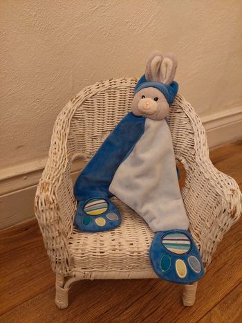Doudou plat lapin bleu Gipsy