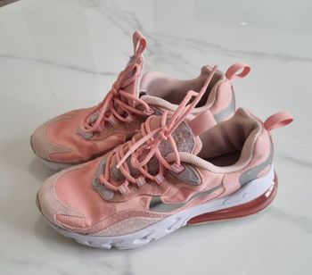 basket Nike react 270 rose corail taille 36.5