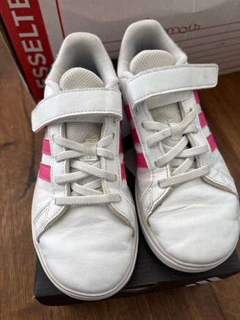 Baskets Adidas 32