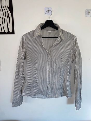 Chemise a rayures bleues et blanches