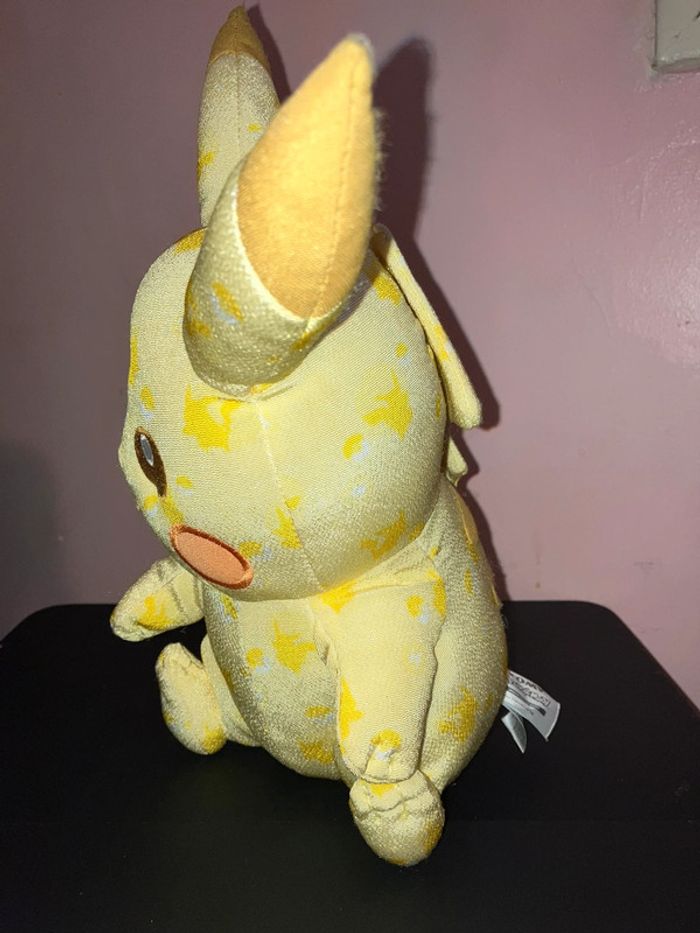 Peluche Plush Pokémon Pikachu - édition spéciale anniversaire - photo numéro 3