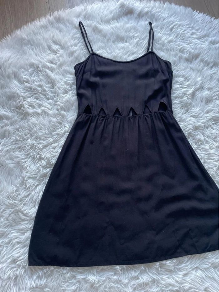 Petite robe noire fluide - photo numéro 2