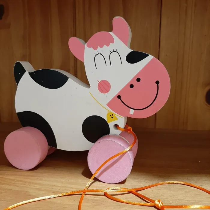 Jouet à tirer Vache en bois - photo numéro 3