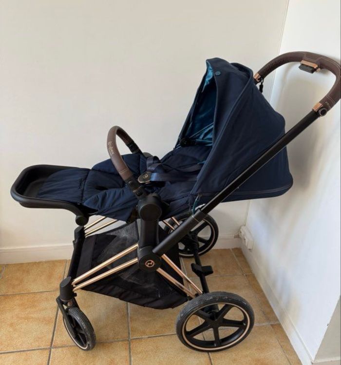 Poussette Priam Cybex (châssis + assise + nacelle + habillage pluie) - photo numéro 5