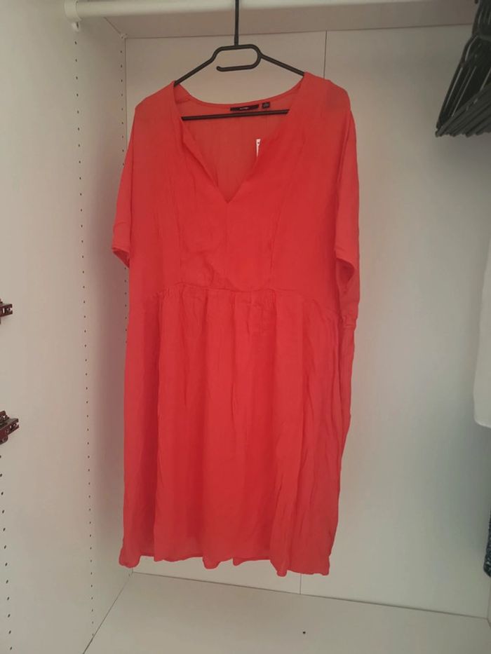 Robe fluide ultra agréable à porter taille xl ,46/48