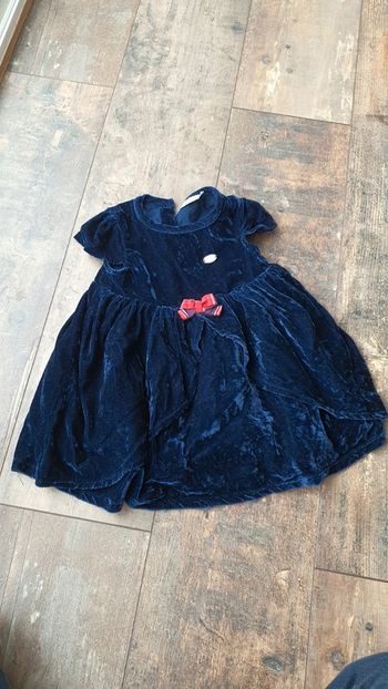 Robe Sergent major 18 mois en très bon état