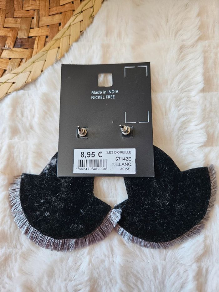 Boucles d'oreilles fantaisie neuves Etam - photo numéro 3