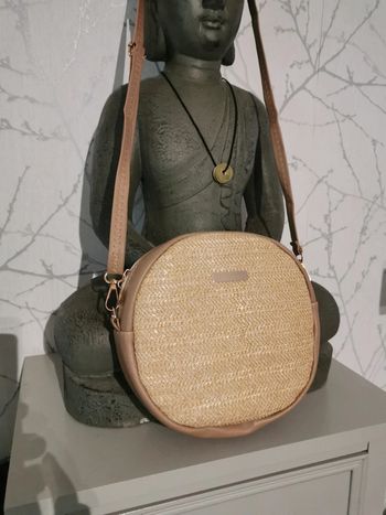 Sac en paille en bandoulière rond