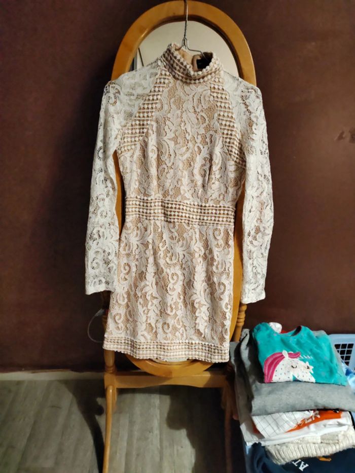 Robe blanche moulante femme comme neuf