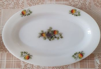 Plat long arcopal fruits vintage