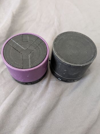 Lot 2 enceintes bluetooth