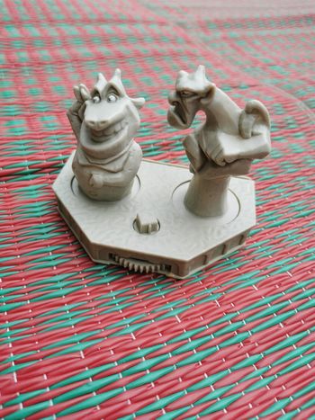 Figurine Disney Esmeralda deux gargouilles Bossu de Notre-Dame