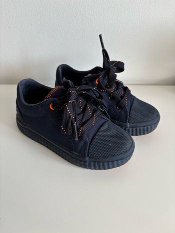 Baskets VertBaudet taille 25