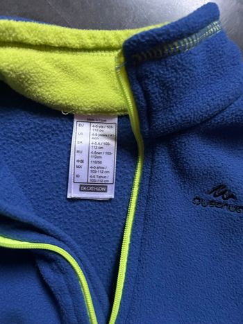 Pull polaire bleu et vert 4-5 ans Quechua Decathlon 