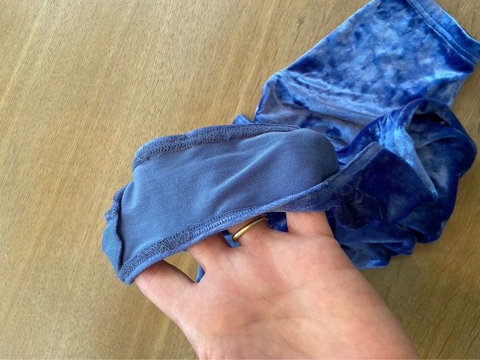Justaucorps manches courtes en velours bleu taille 14 ans. - photo numéro 6