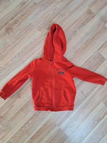 Sweat rouge taille 98-104 cm