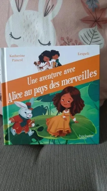 Livre Mac Do  Alice au pays des merveilles neuf