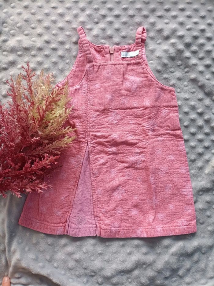 Robe à bretelles avec fleurs