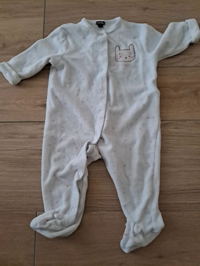 Pyjama kiabi 12 mois ouverture devant